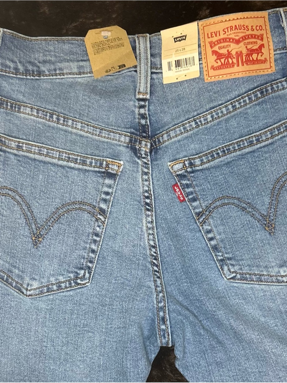 Levi's Women's Wedge Straight Jeans - High Waisted -Light Wash Blue - Picture 5 of 11
